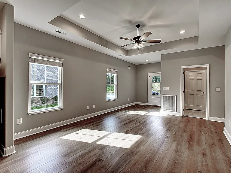 209 University Pkwy #41 — Photo 18