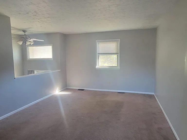 3545 Sundart Dr — Photo 2