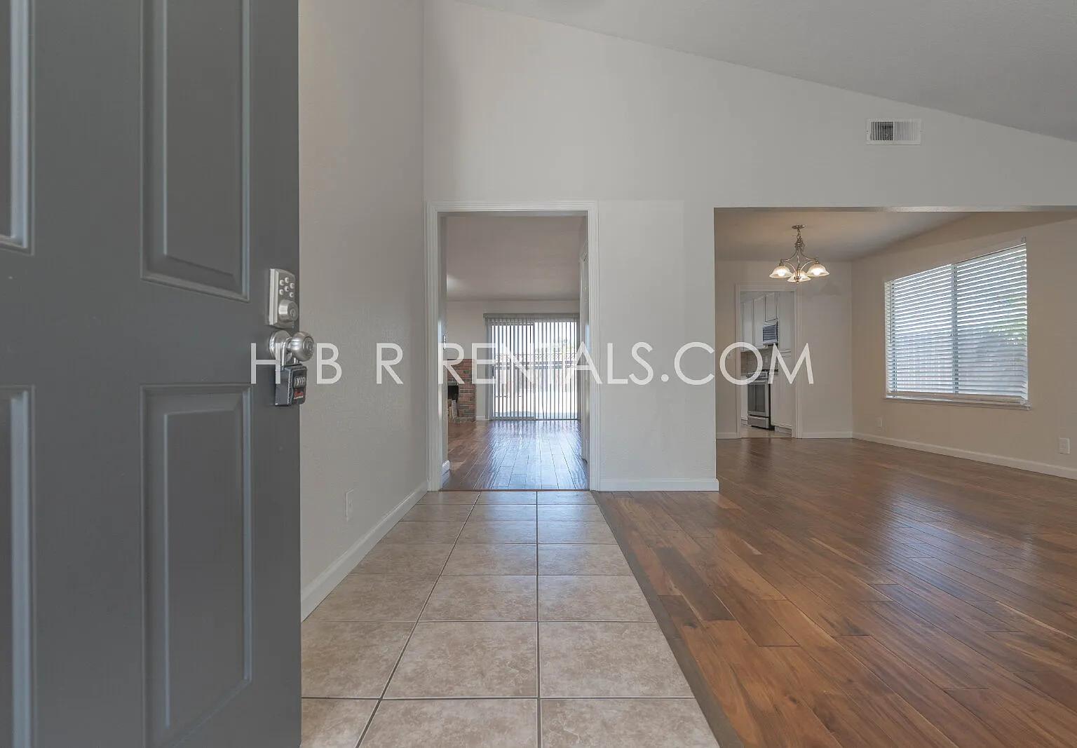 3 bed, 2.0 bath, 1574 sqft, $2,850 — Photo 4