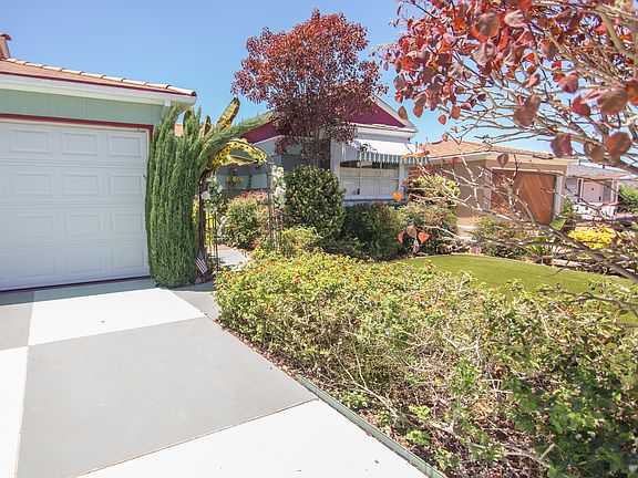 4th image of 4772 Valencia Dr
