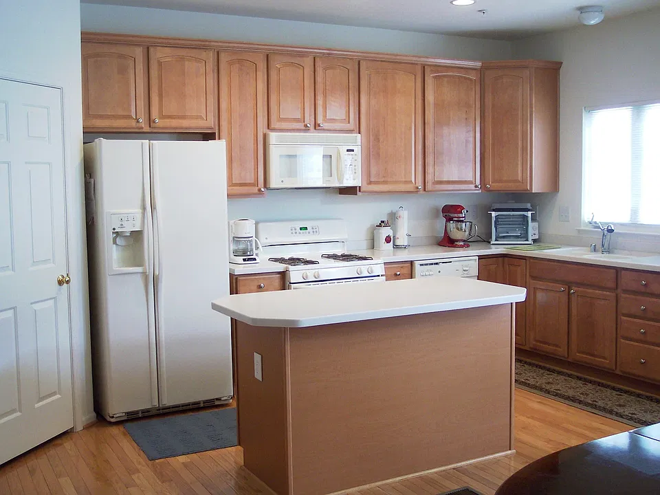 Eat-In Kitchen