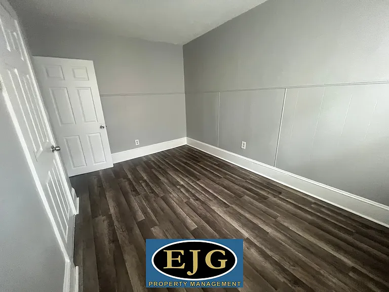 209 Pine St #2 — Photo 19