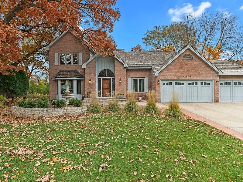 1st image of 4604 Parkcliff Dr