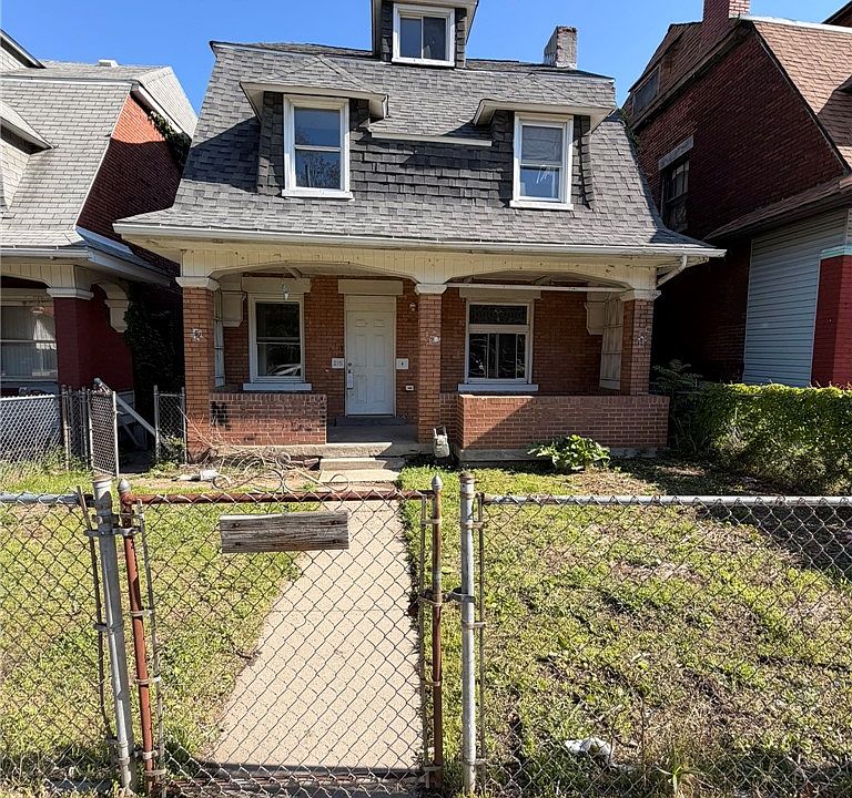 1st image of 215 Moore Ave