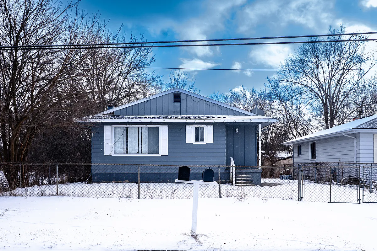 Building Photo - 1490 Brady Ave