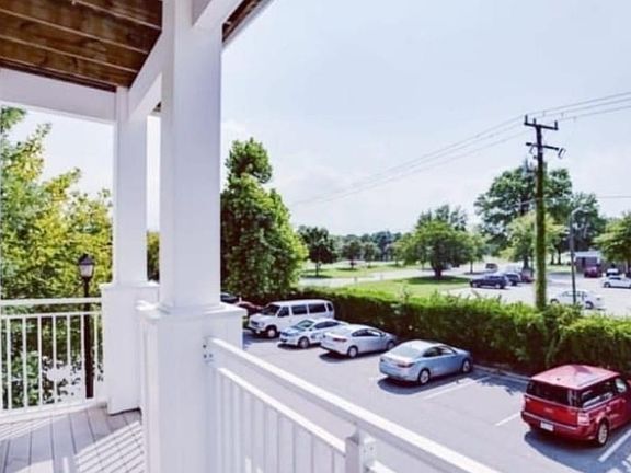 4th image of 908 Southmoor Dr Unit 202