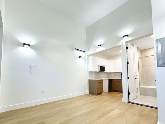 3rd image of 689 Mac Donough St #1A