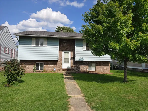 569 George St, Wood River, IL 62095