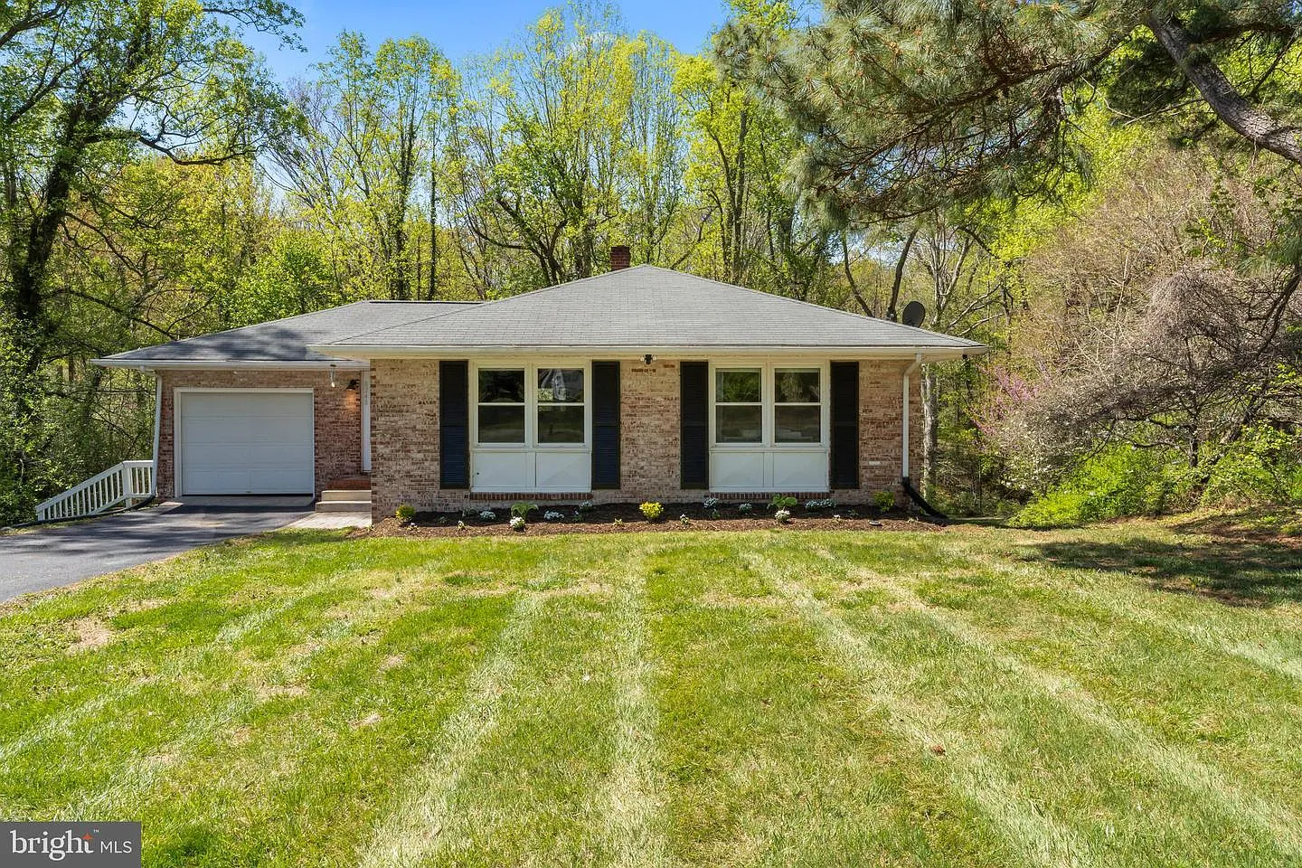 8248 Eden Dr photo 1