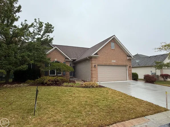 34673 Apple Blossom Ln, Richmond, MI 48062