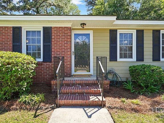 2nd image of 1217 E Derenne Avenue