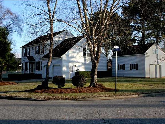 2nd image of 905 Brandermill Dr