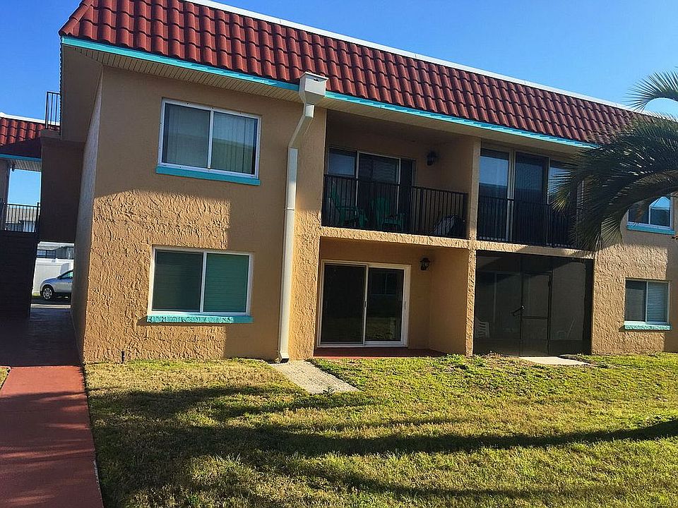 Second floor Unit Outside