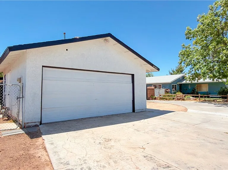 45007 Logue Ct — Photo 2
