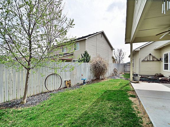 2nd image of 200 N Summerwind Dr