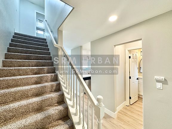 3rd image of 4102 Marlborough Ave APT 212