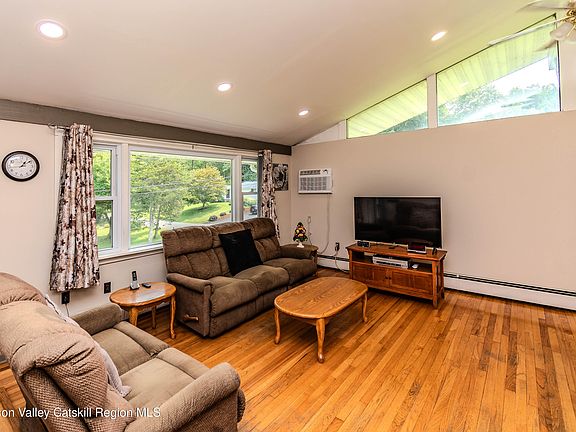 5th image of 68 Parkcrest Drive