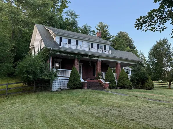 131 Jeffersonville St, Tazewell, VA 24651