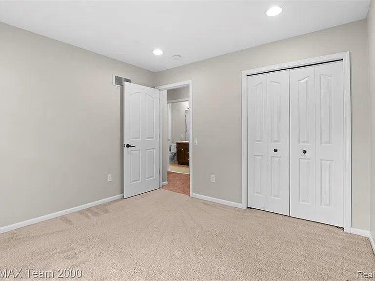 1248 Lasalle Rd — Photo 47