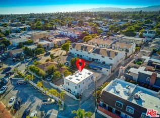 1147 24th St #A-B, Santa Monica, CA 90403