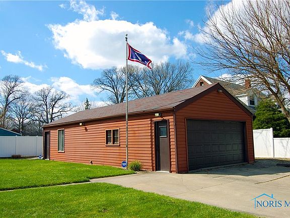 2nd image of 3102 Colby Dr