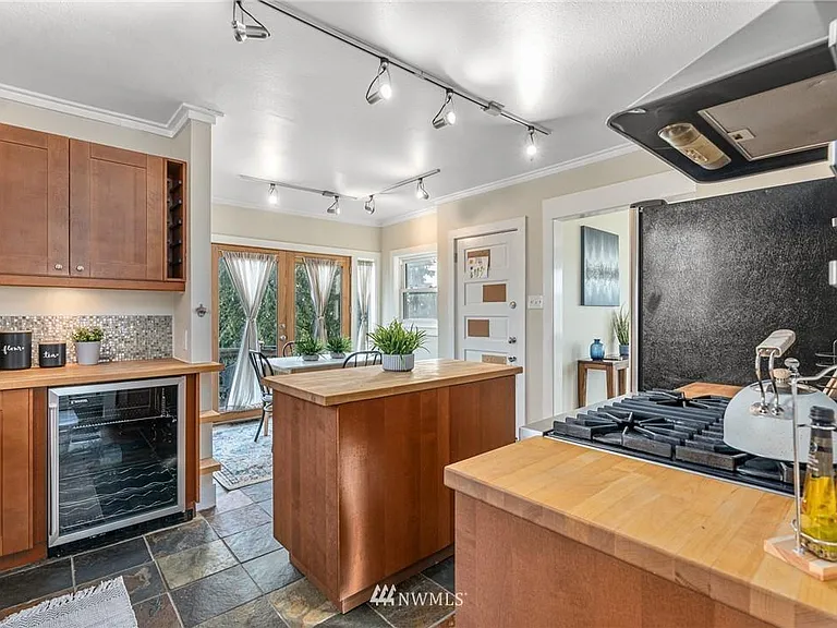 2515 S Dawson St — Photo 2