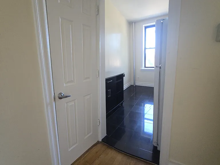 3401 Parsons Blvd #B4 — Photo 9