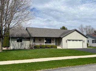 217 Prairie View Dr, Beaver Dam, WI 53916