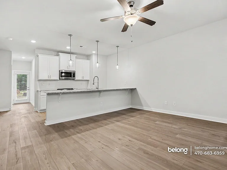 300 Dempsey Dr — Photo 9