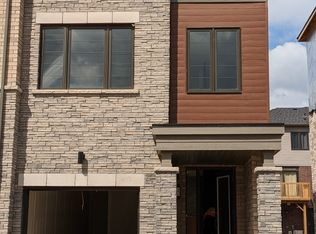 215 Gillespie Dr #6, Brantford, ON N3T 0J7