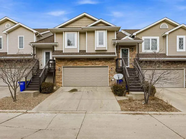 1050 Twilight Dr, North Liberty, IA 52317