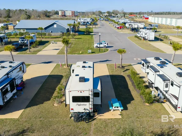 809 Vacation Cir, Foley, AL 36535