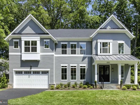 8202 Mockingbird Dr, Annandale, VA 22003