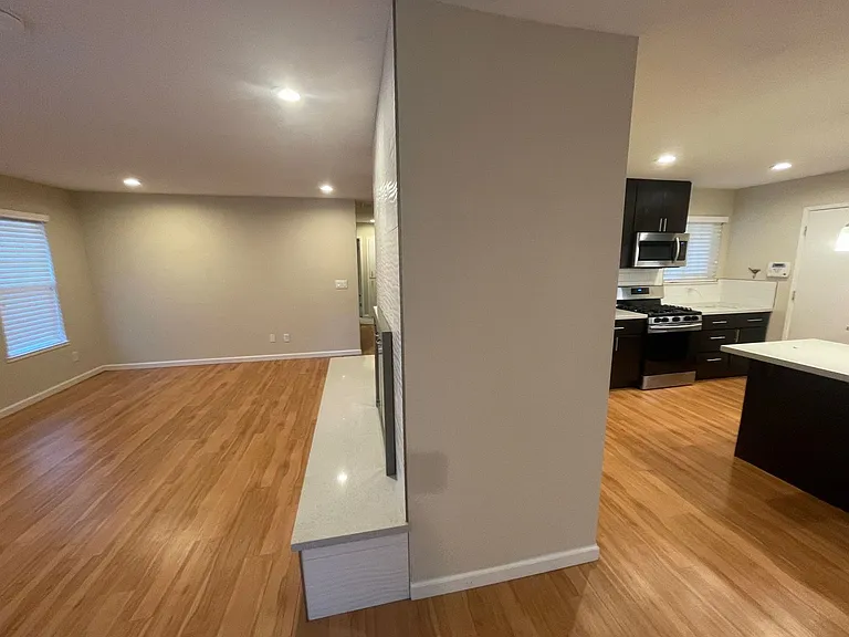 1229 Menlo Dr — Photo 6