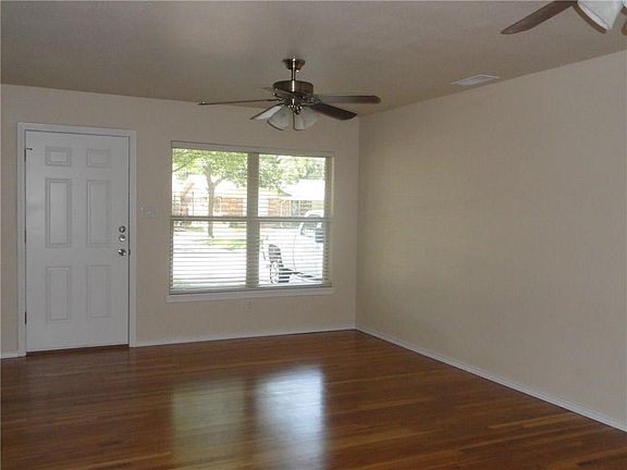 2nd image of 610 En 21st St