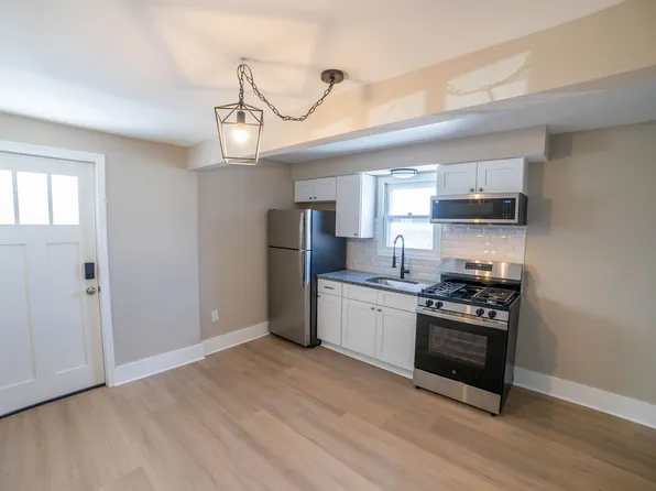 811 Monroe St #1, Stroudsburg, PA 18360