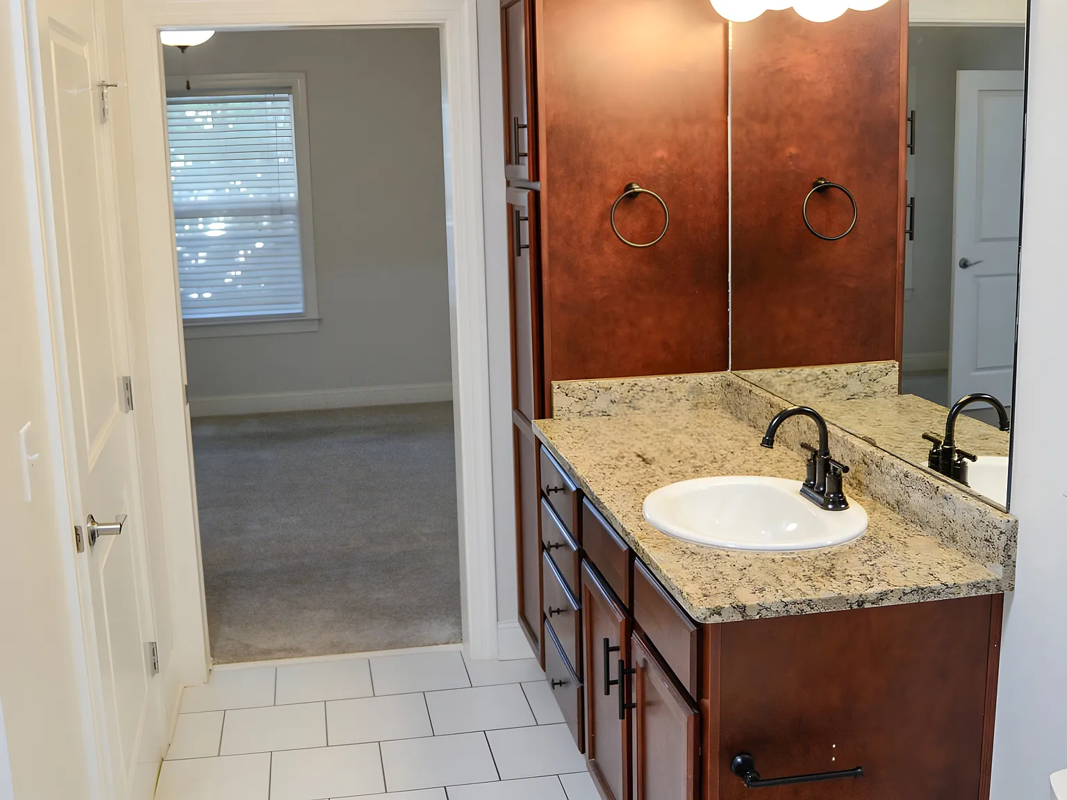 2 bed, 1066 sqft, $2,000 — Photo 4
