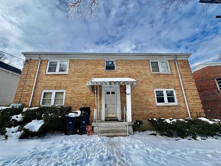 1087 Grand Ave #2 — Photo 1