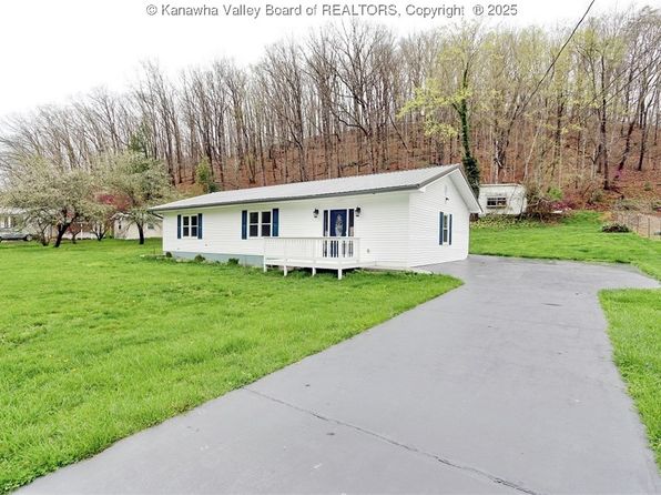 4486 Midway Rd, Yawkey, WV 25573