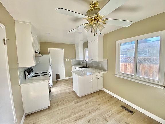 3rd image of 1669 Palm Ave