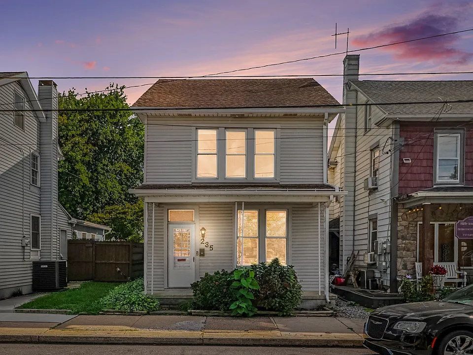235 W 2nd St