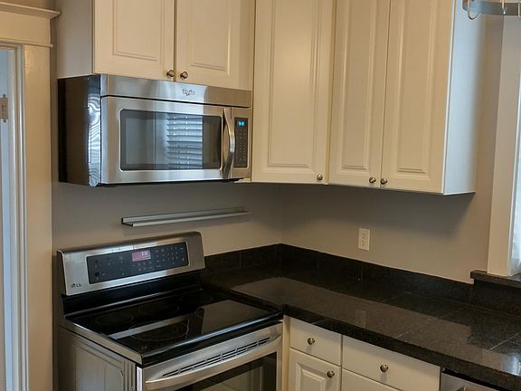 4th image of 1430 Woodland Dr #1