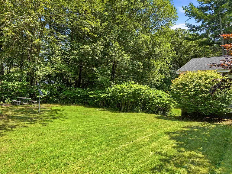 289 Derry Rd #B — Photo 17