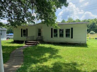 18 Oak Dr, Buena Vista, PA 15018
