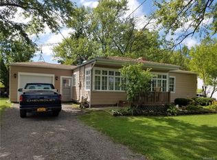 6756 Akron Rd, Lockport, NY 14094