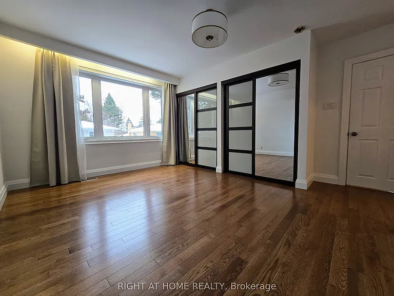 7 Foursome Cres — Photo 12