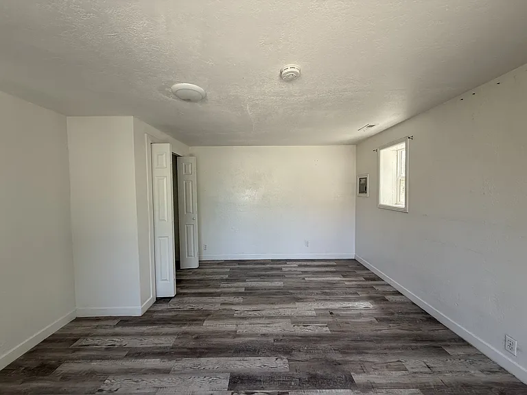 2557 Adams Ave #4 — Photo 5