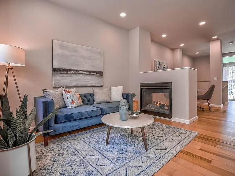137 Huntington Ct — Photo 9