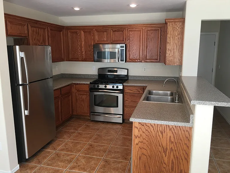 9933 Carrizo Springs Ave — Photo 6