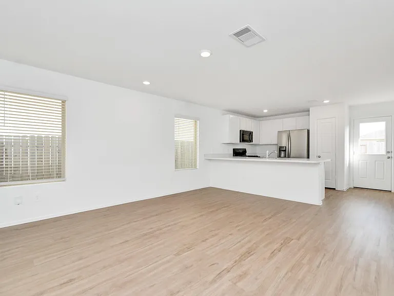 24207 Becker Hollow Ln — Photo 5
